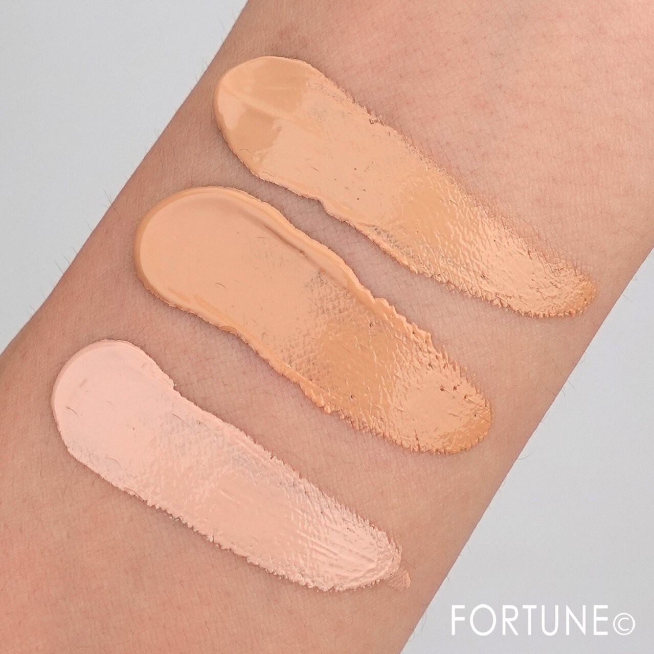 LAURA MERCIER/ローラ メルシエ ティンティド モイスチャライザー ブラーリング