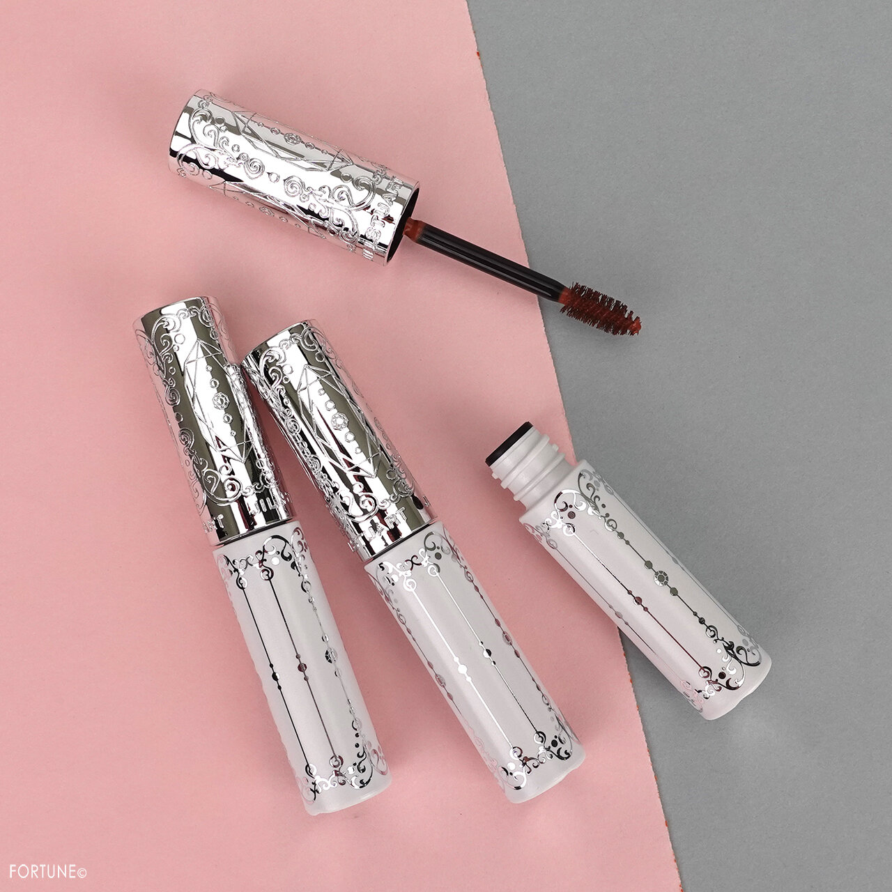 JILL STUART/ジルスチュアート　ムースブロウマスカラ