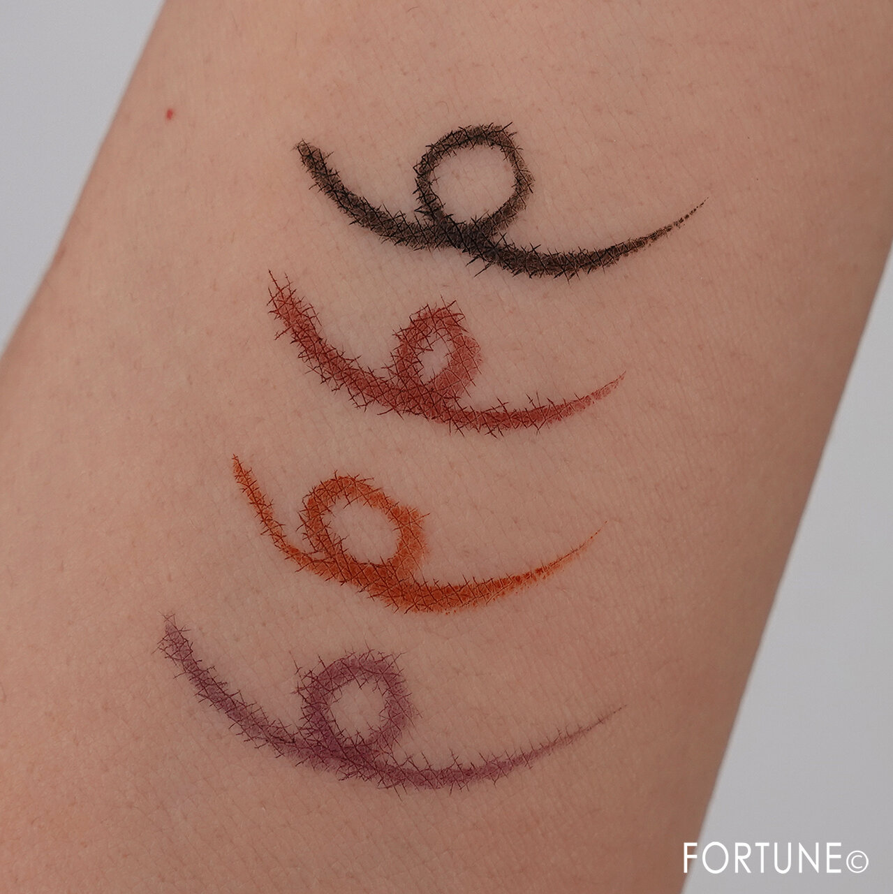 JILL STUART/ジルスチュアート　ニュアンスルック リキッドアイライナー