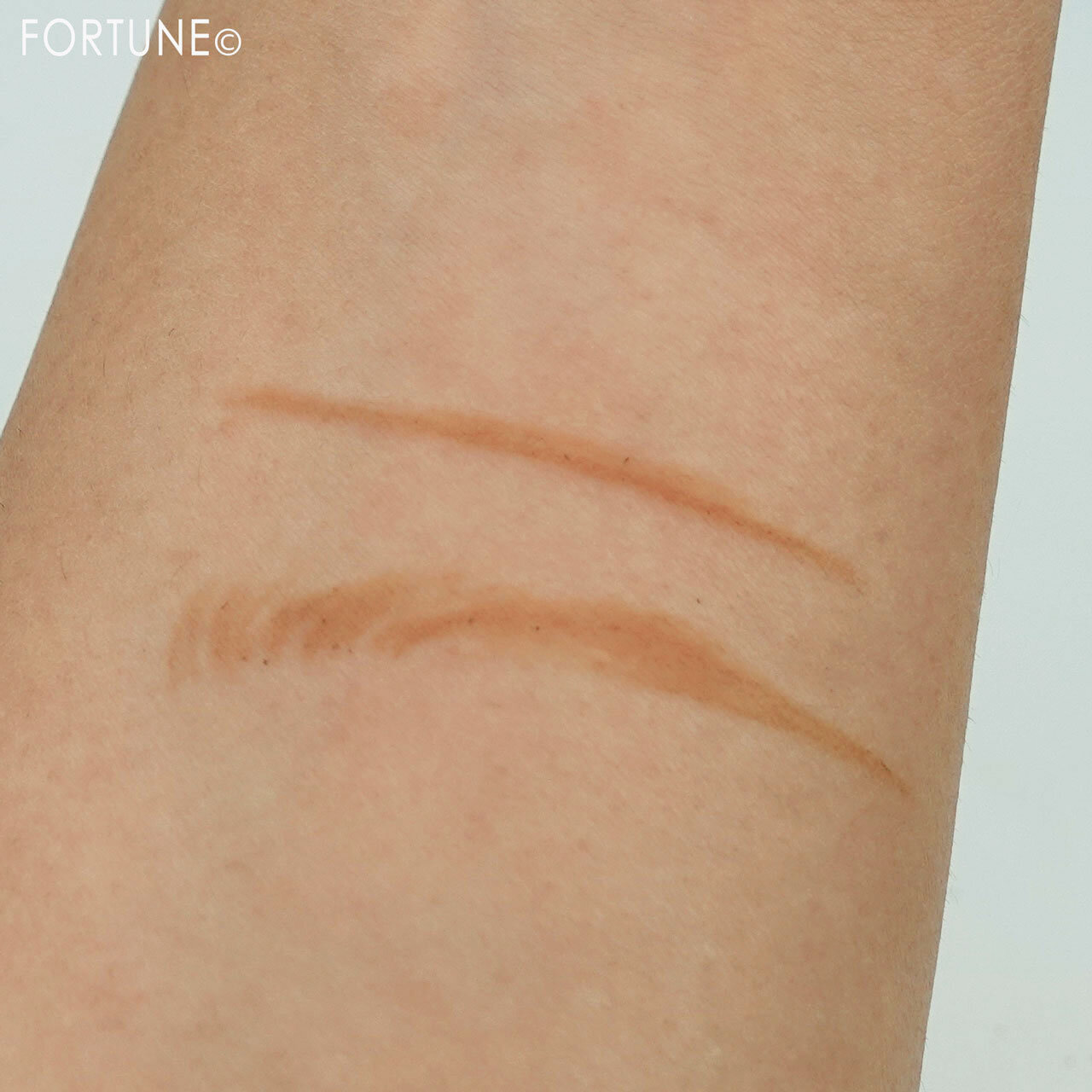 CEZANNE/セザンヌ『超細芯アイブロウ 01ライトブラウン』