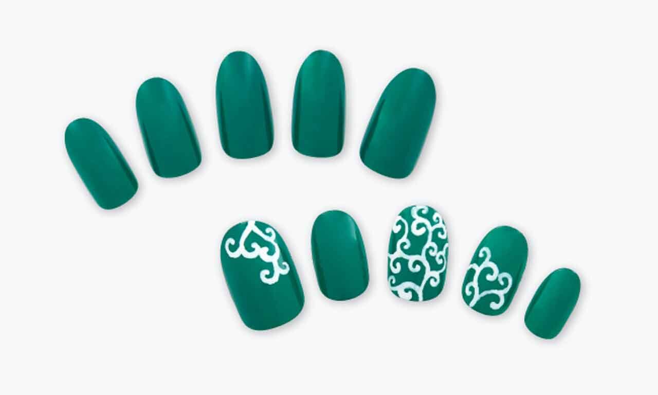 胡粉ネイル『270周年限定カラー　にほんの伝統色』松葉緑青（まつばろくしょう）