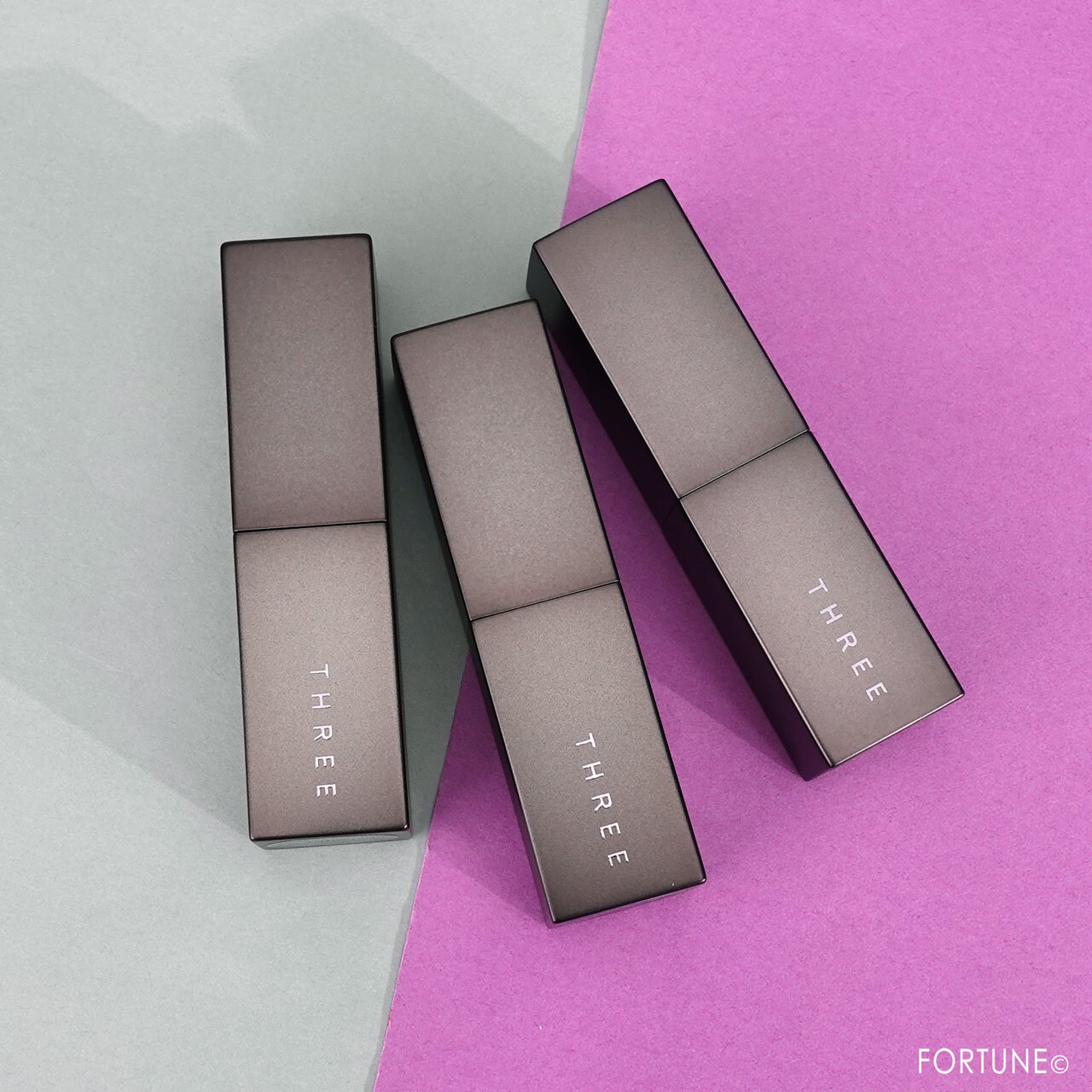 スリー/THREE デアリングリィディスティンクトリップスティック