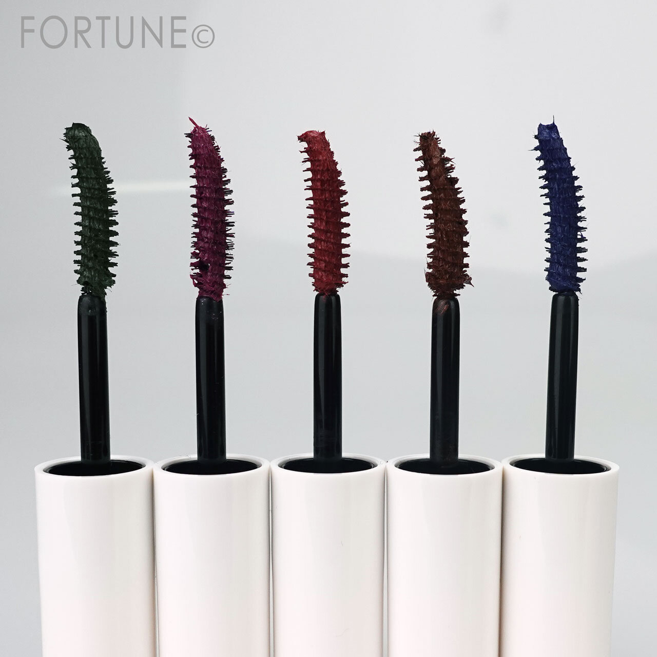 CHIOTURE（チオチュア）ロングカラフルマスカラ