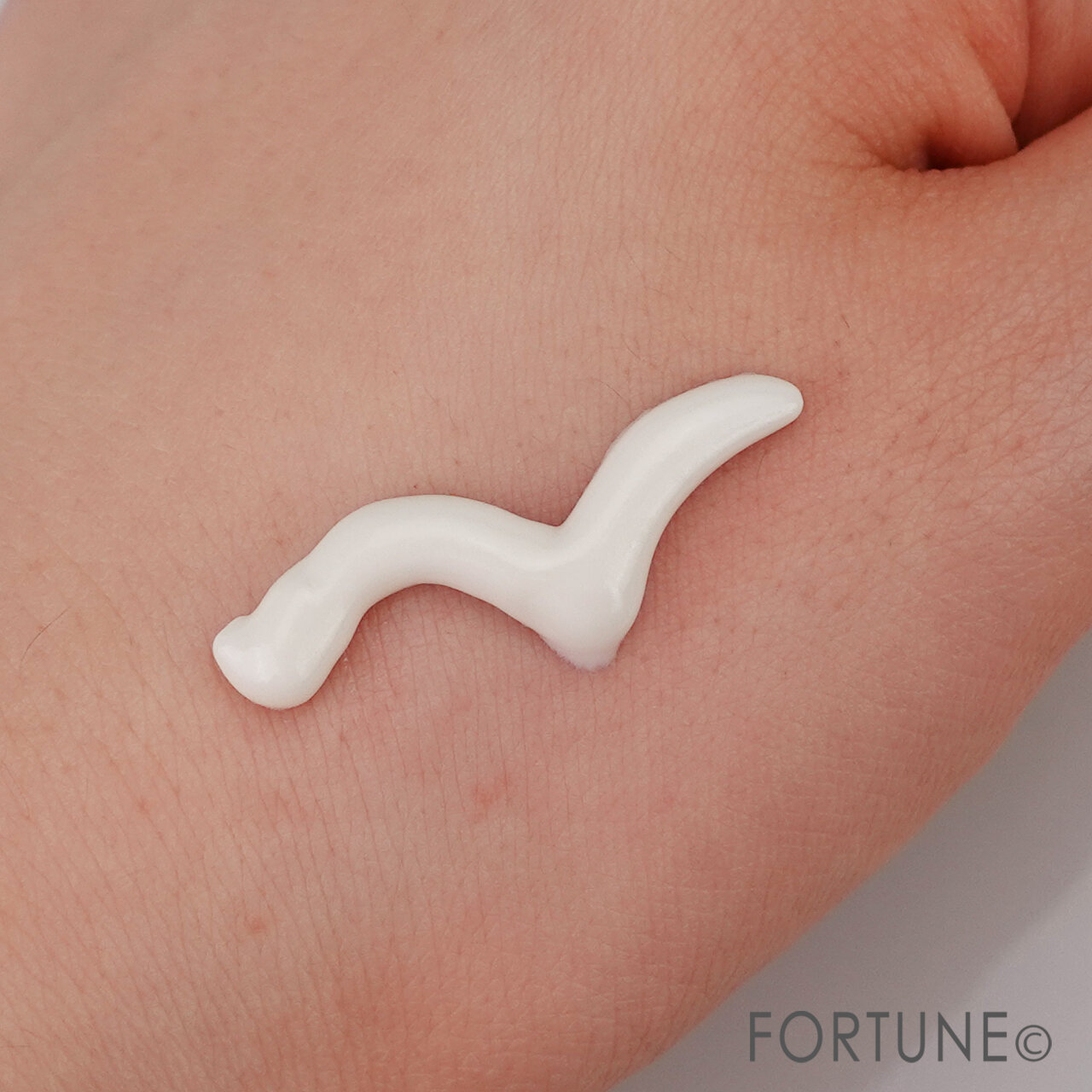 日焼け止め　リサージ　UVプロテクターパーフェクト