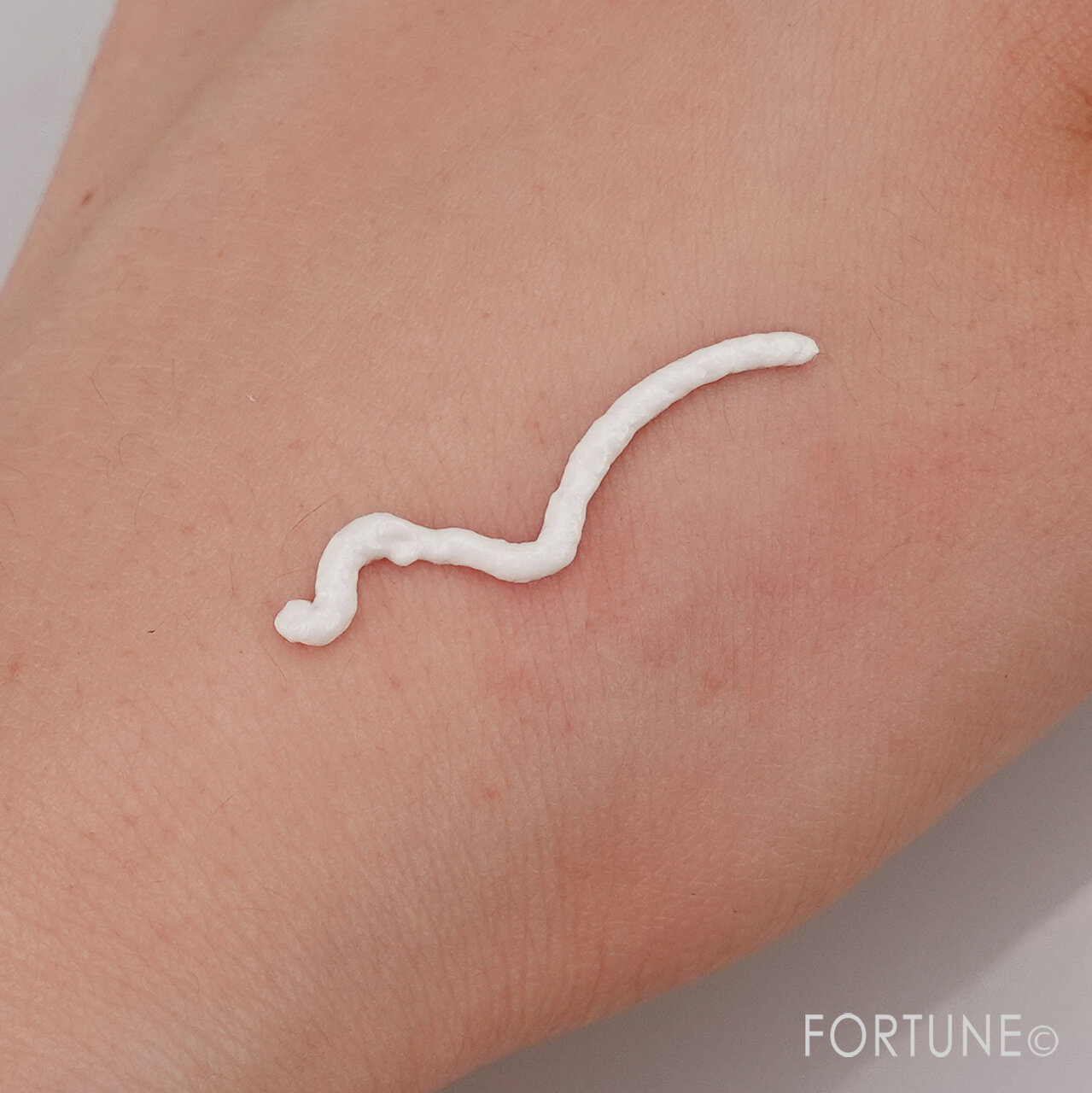 日焼け止め　キャンメイク　マーメイドスキンジェル UV／02 ホワイト