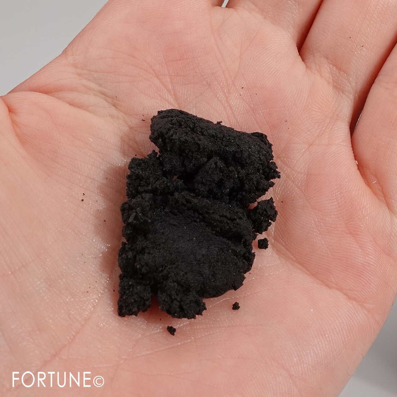 LUSH(ラッシュ)／ブラックダイヤ