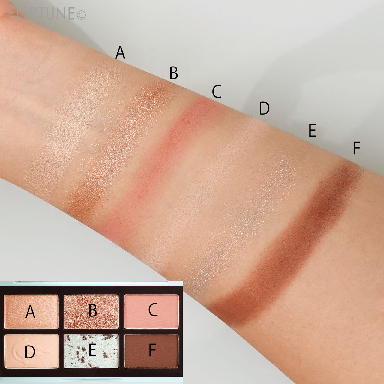 ETUDE（エチュード）プレイカラーアイズミニ　チョコミント　