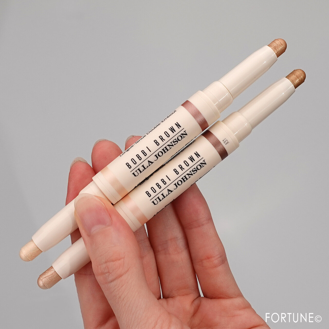 ロングウェア デュアルエンド クリーム シャドウ スティック　BOBBI　BROWN（ボビイ ブラウン）×ウラ ジョンソン