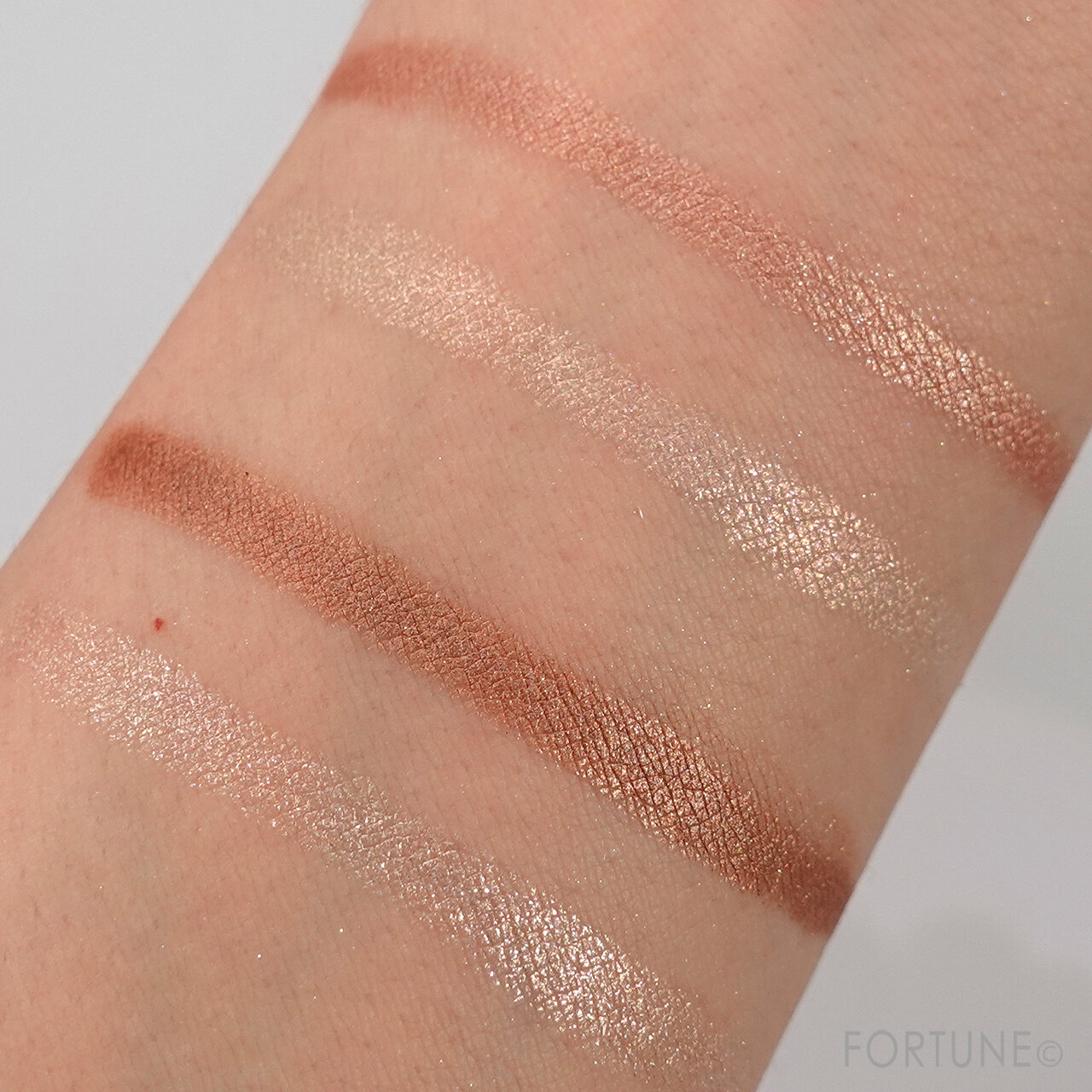 ロングウェア デュアルエンド クリーム シャドウ スティック　BOBBI　BROWN（ボビイ ブラウン）×ウラ ジョンソン