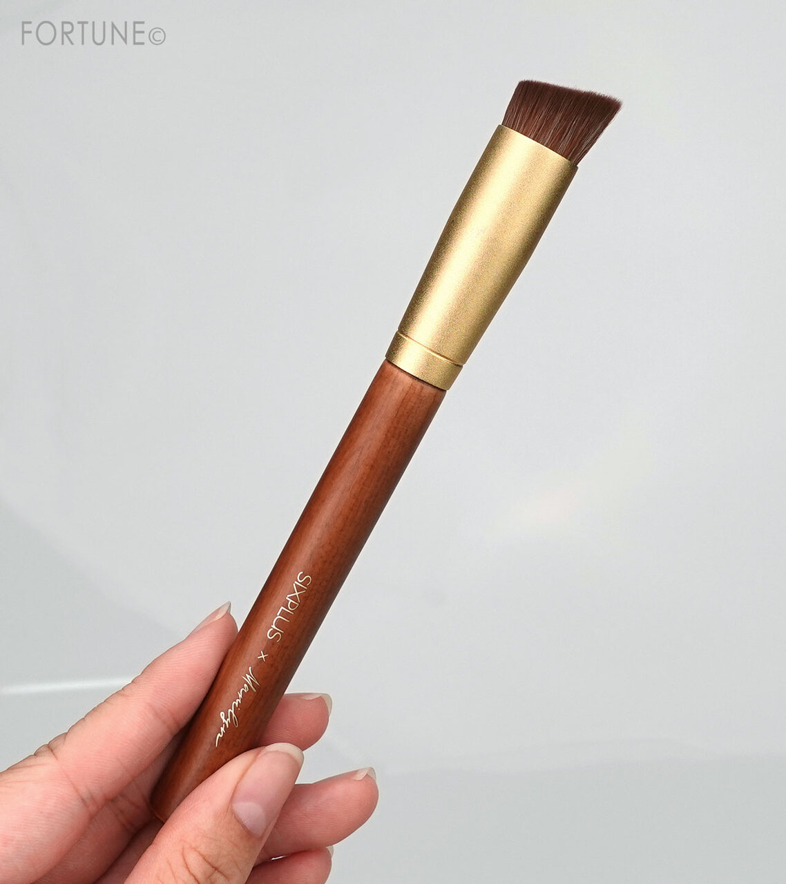 メイクブラシ 塗り方 使い方 お手入れ法まで解説