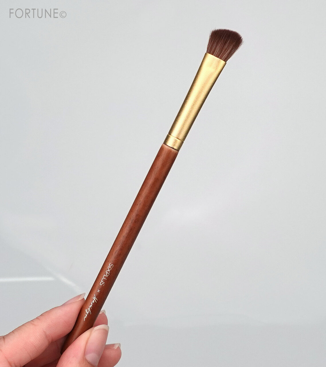 メイクブラシ 塗り方 使い方 お手入れ法まで解説