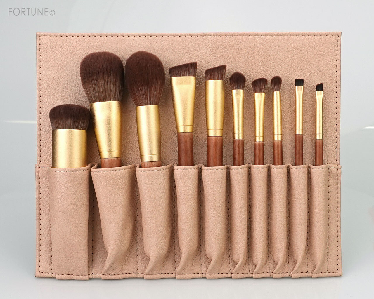 メイクブラシ 塗り方 使い方 お手入れ法まで解説