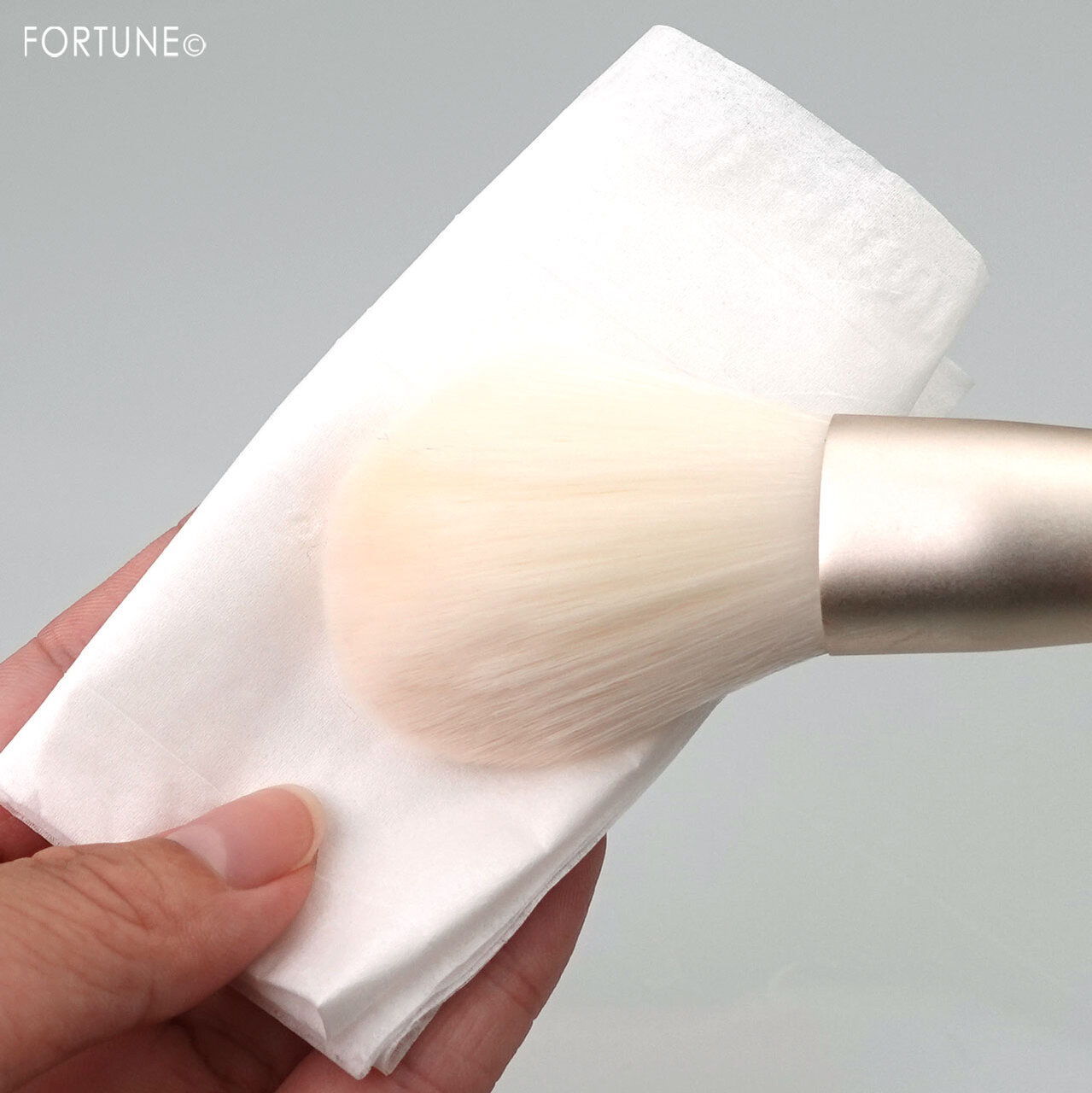 メイクブラシ 塗り方 使い方 お手入れ法まで解説