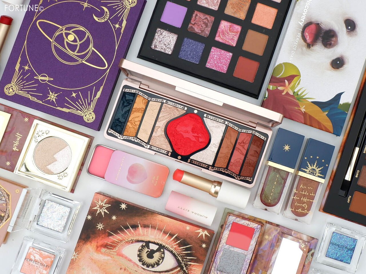 花西子（ファーシーズ）／コスメ