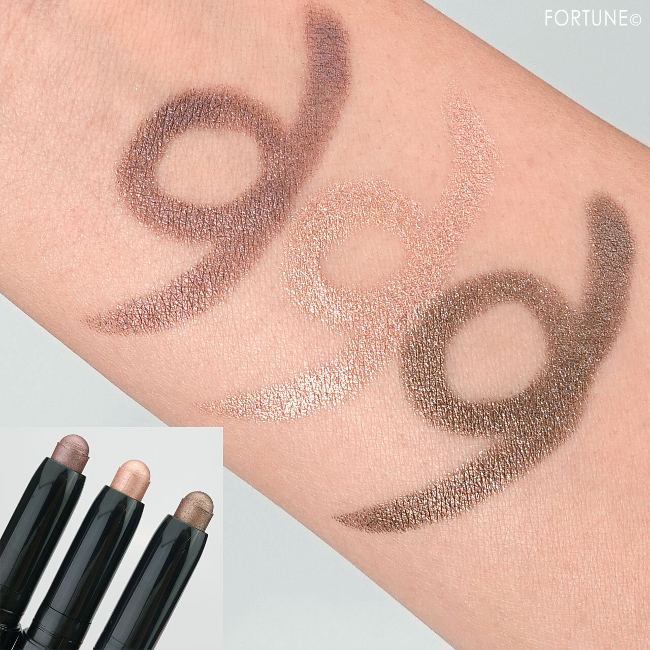 BOBBI BROWN/ボビイ ブラウン「ソーホー グロウ ミニ  ロングウェア クリーム シャドウ セット」