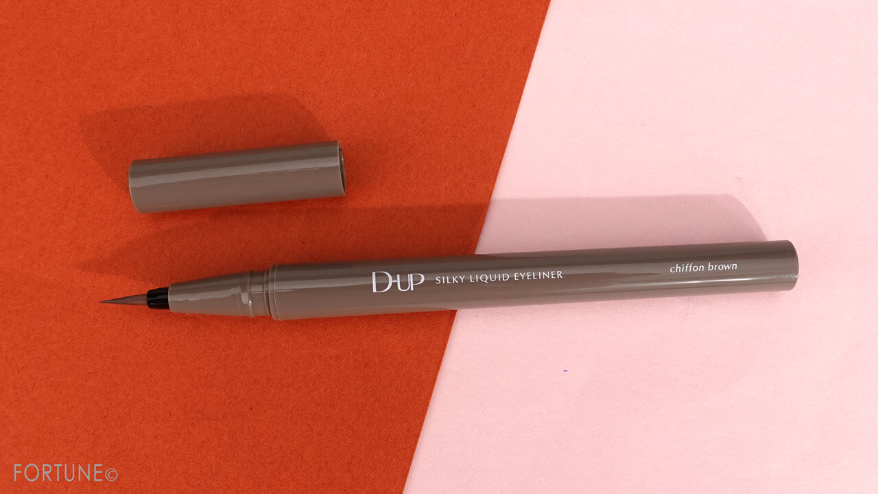 【D-UP（ディーアップ）】の『シルキーリキッドアイライナー WP』シフォンブラウン