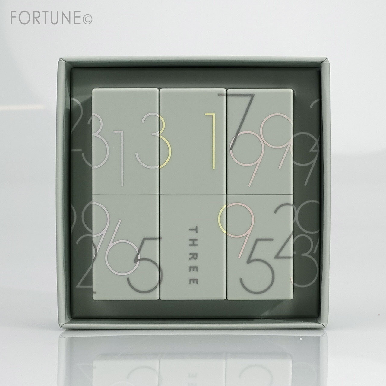 THREE（スリー）2021年ホリデーメイクアップコレクション THREE ファインドユアシークレットナンバー ボックス