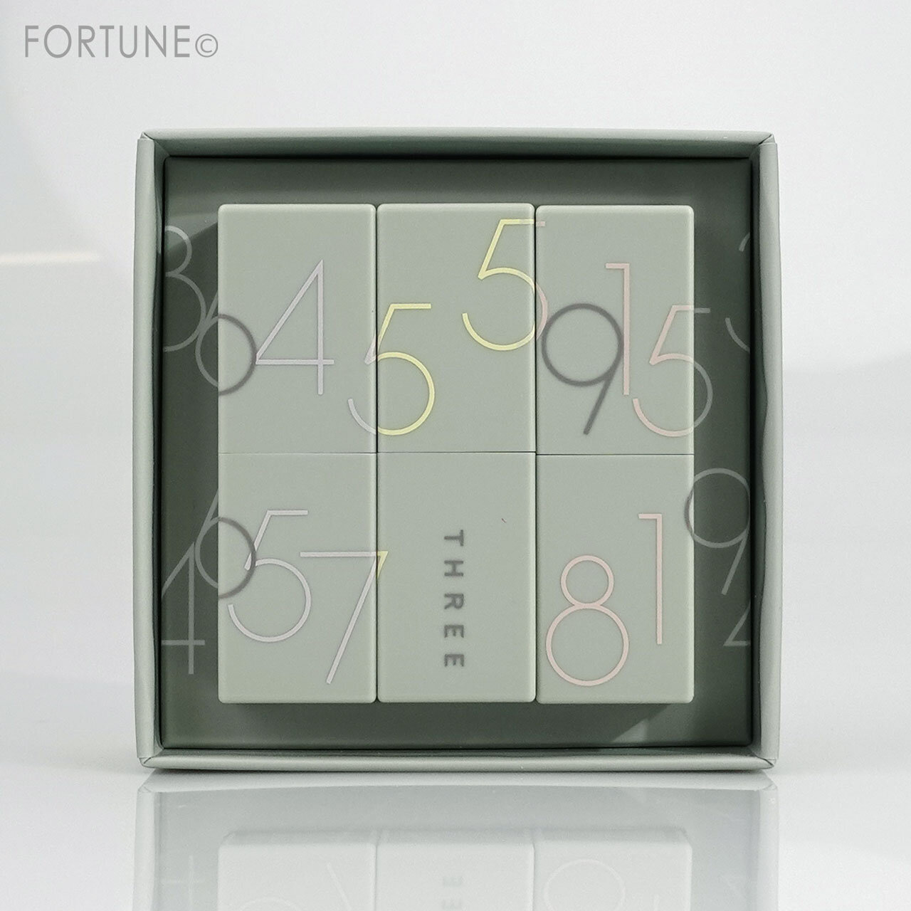 THREE（スリー）2021年ホリデーメイクアップコレクション THREE ファインドユアシークレットナンバー ボックス