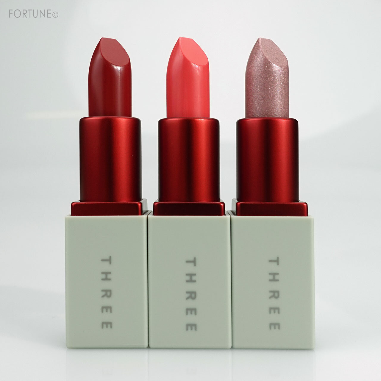 THREE（スリー）2021年ホリデーメイクアップコレクション THREE ファインドユアシークレットナンバー ボックス