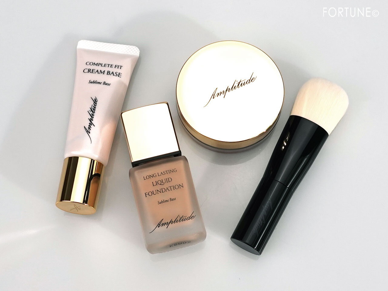 Amplitude（アンプリチュード）2021クリスマスコフレ Amplitude ベースメイクキット a