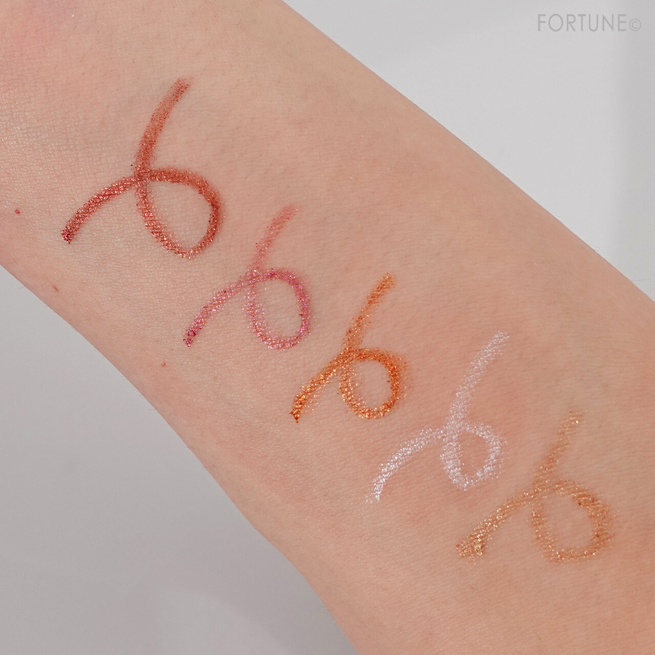 OPERA（オペラ）　アイカラーペンシル