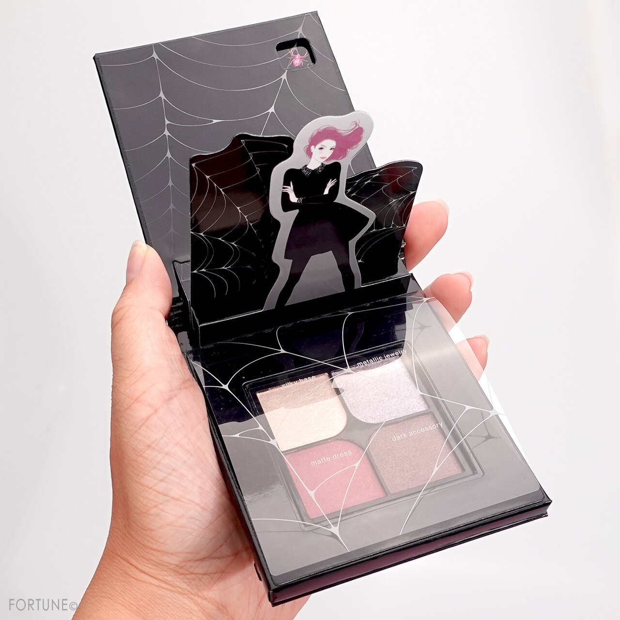 KATE（ケイト）『ケイト　トラップアイパレット』