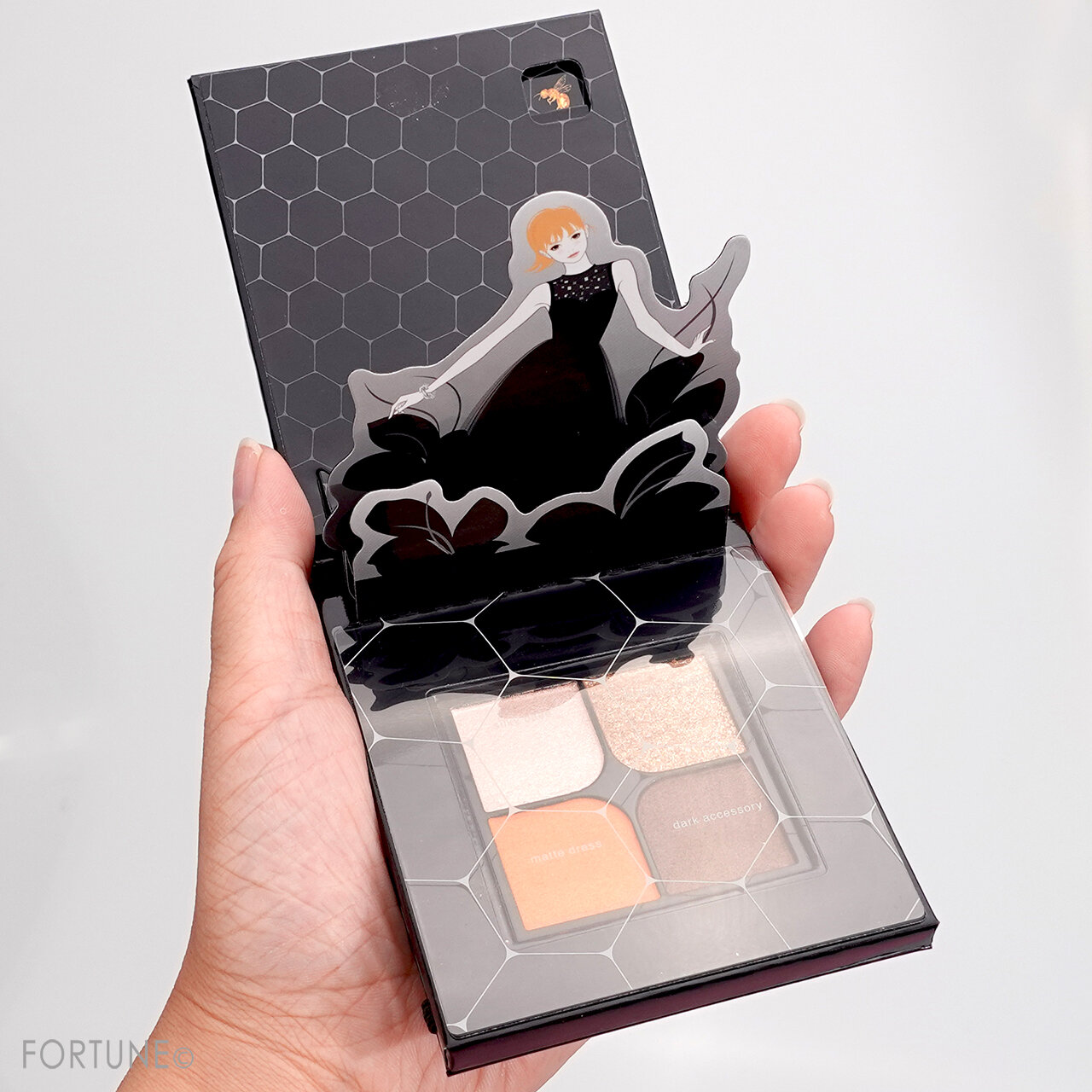 KATE（ケイト）『ケイト　トラップアイパレット』