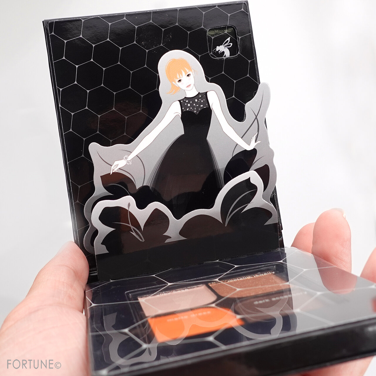 KATE（ケイト）『ケイト　トラップアイパレット』