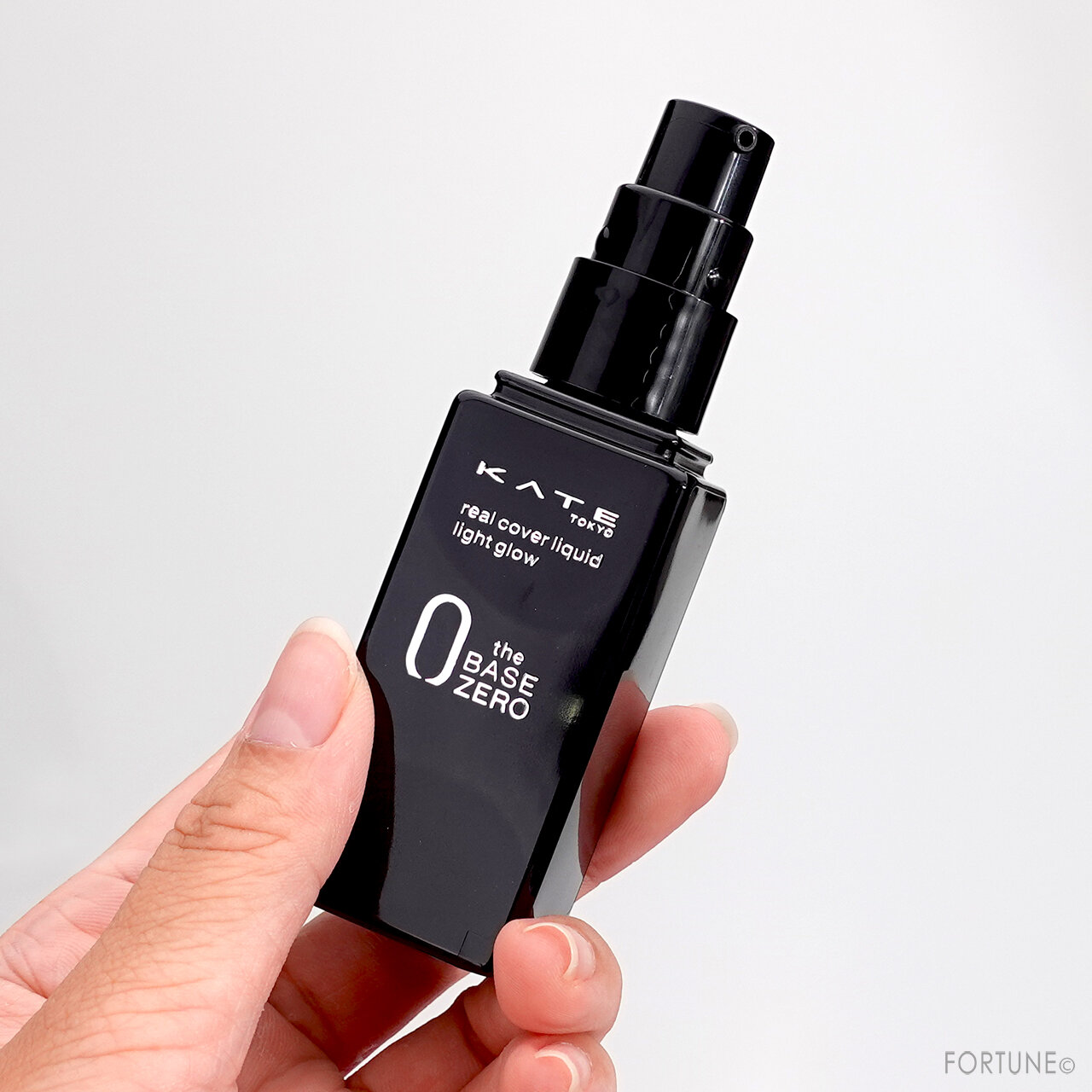 KATE（ケイト）『ケイト　リアルカバーリキッド（ライトグロウ）限定セットⅡ』