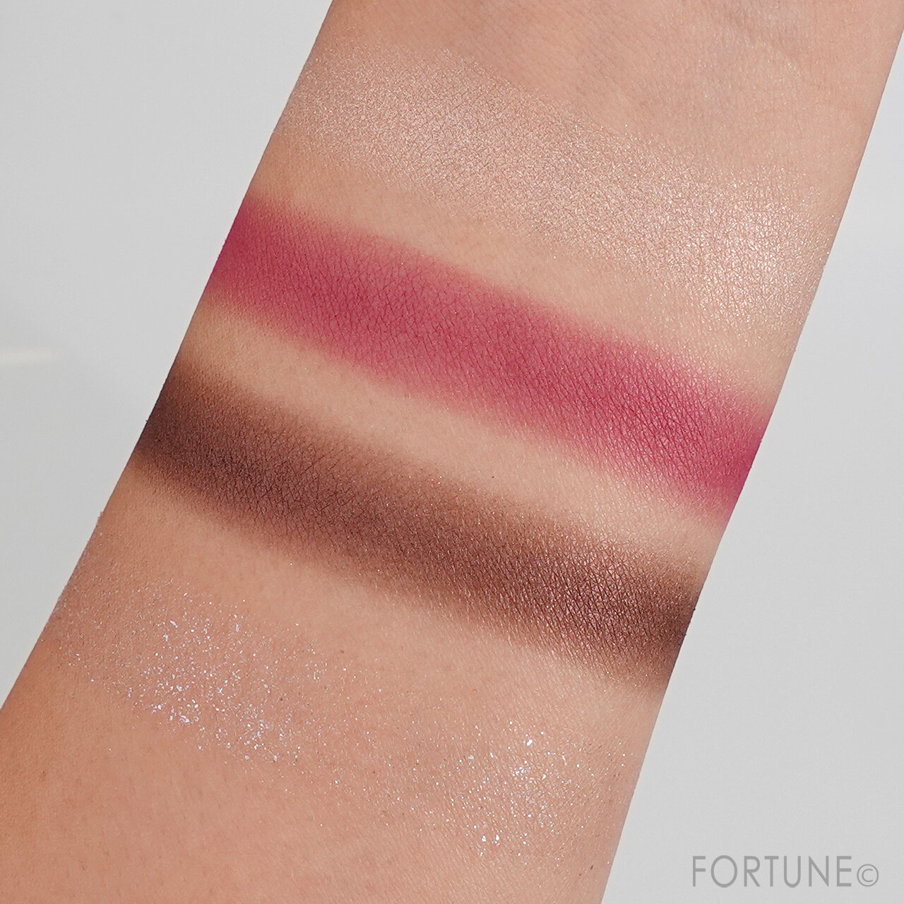 KATE（ケイト）『ケイト　トラップアイパレット』