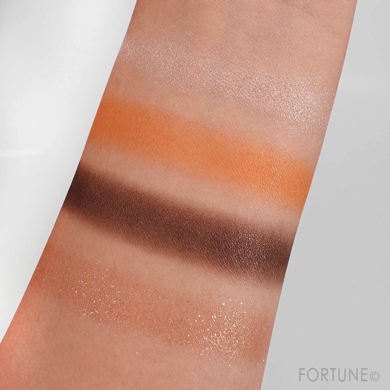 KATE（ケイト）『ケイト　トラップアイパレット』