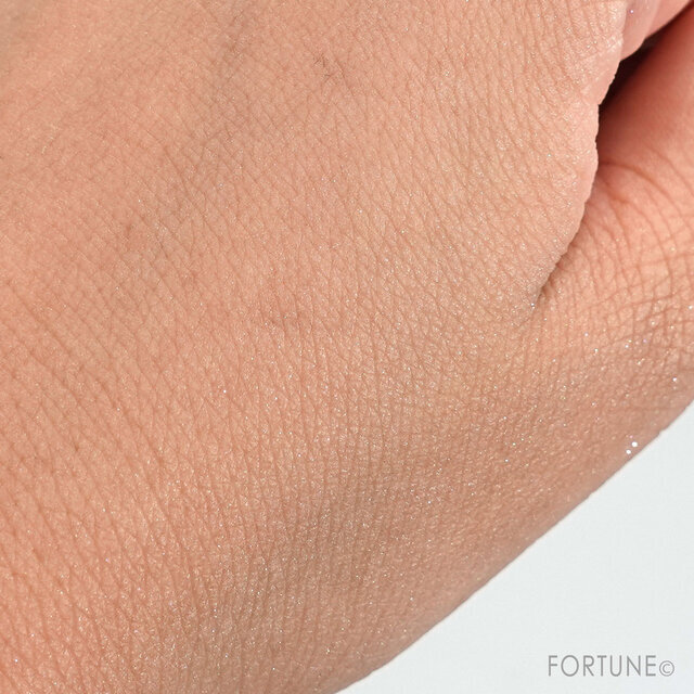 KATE（ケイト）『ケイト　リアルカバーリキッド（ライトグロウ）限定セットⅡ』