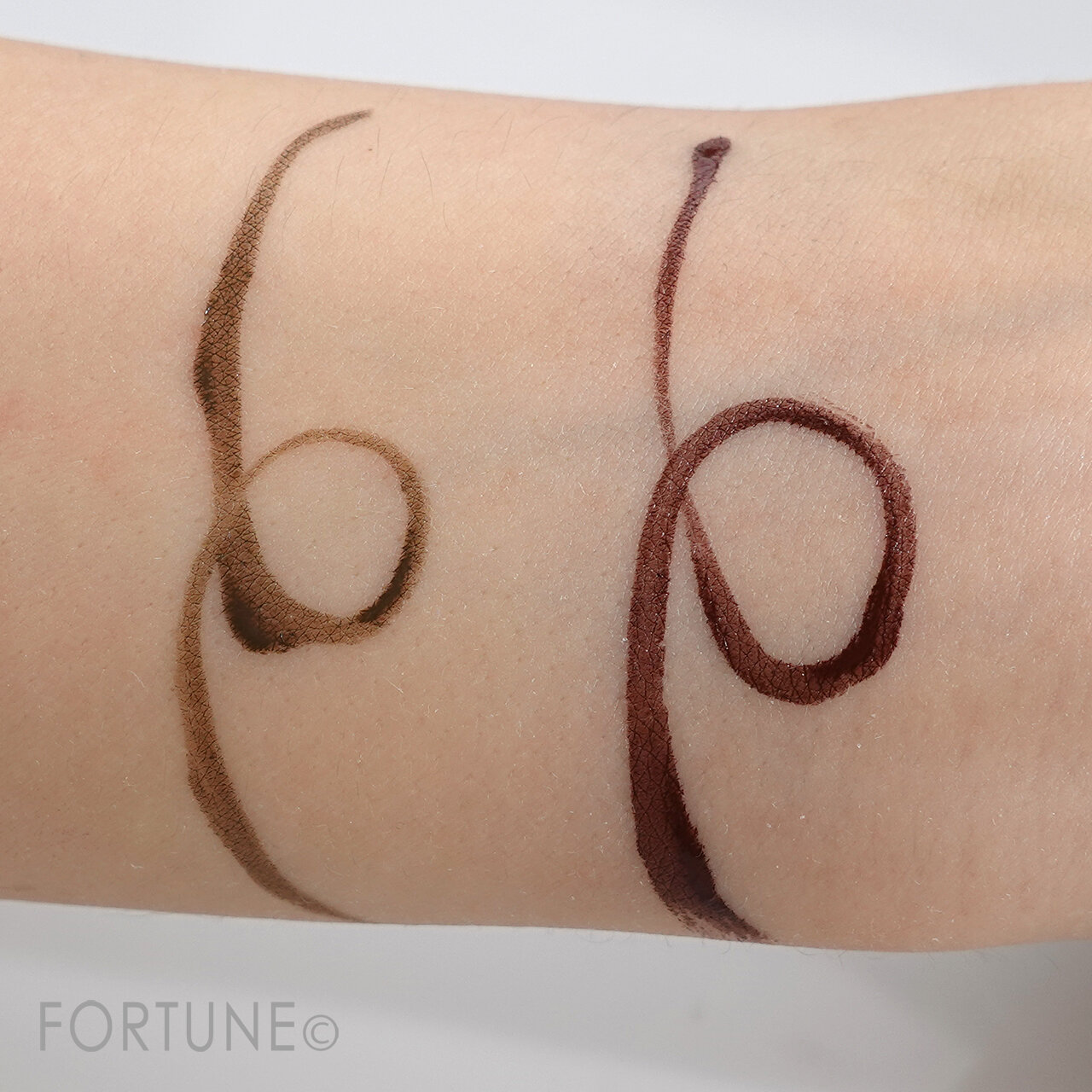 クリスマスコスメ／ちふれ　リキッド　アイライナー