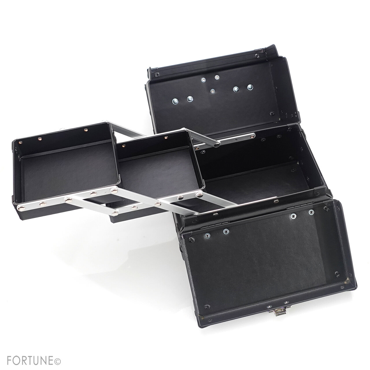 shu uemura（シュウ ウエムラ）｜shu uemura × HELLO KITTY