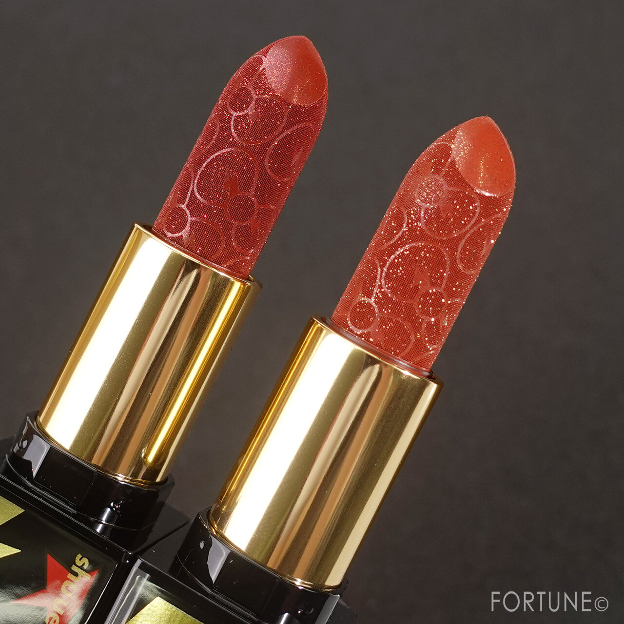 ルージュ アンリミテッド ディスコ グリッツ　2021年ホリデーコレクション “shu uemura×HELLO KITTY”