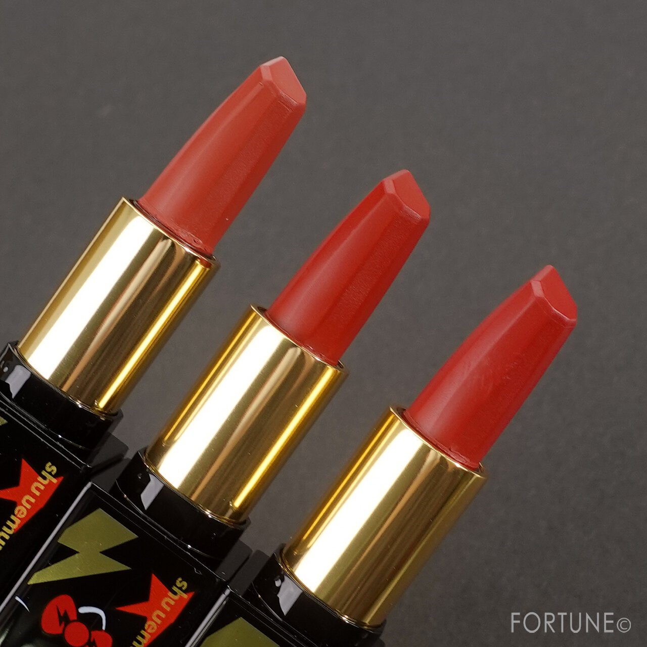 ルージュ アンリミテッド キヌ サテン　2021年ホリデーコレクション “shu uemura×HELLO KITTY”