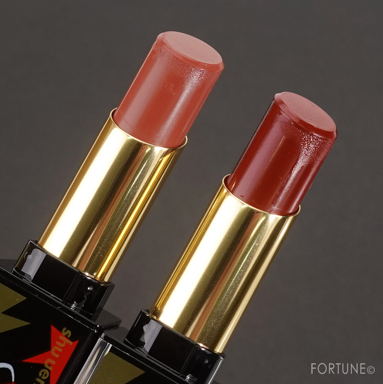 ルージュ アンリミテッド ラッカーシャイン　2021年ホリデーコレクション “shu uemura×HELLO KITTY”