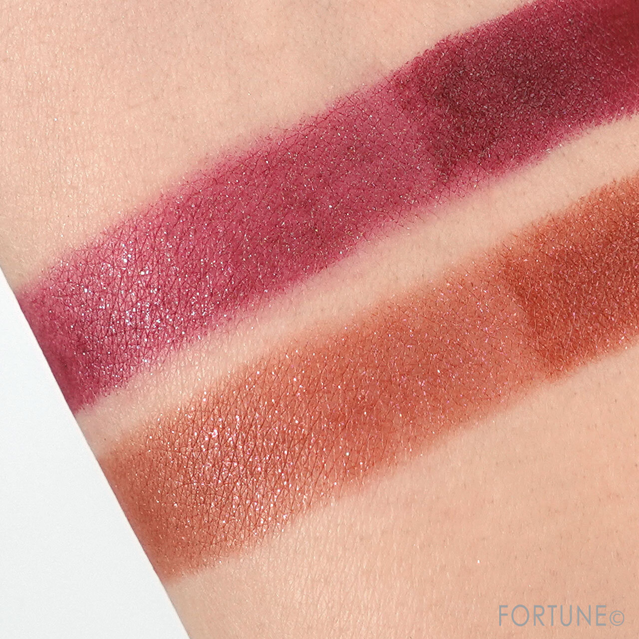 ルージュ アンリミテッド ディスコ グリッツ　2021年ホリデーコレクション “shu uemura×HELLO KITTY”