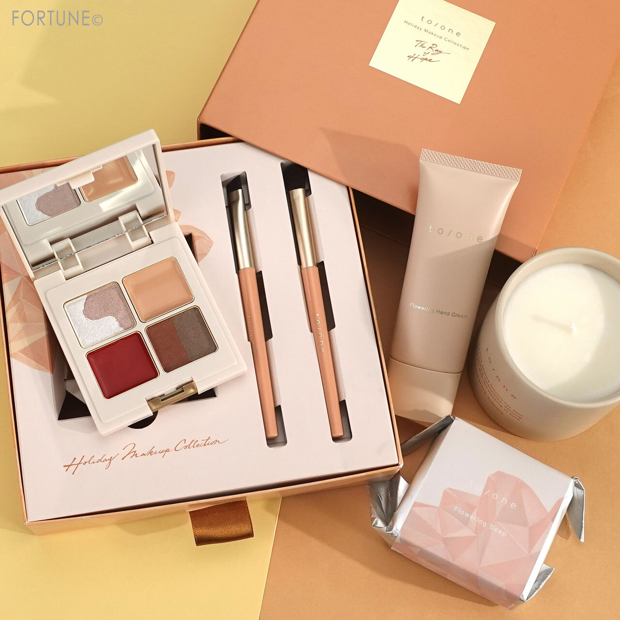 to/one（トーン）／2021年クリスマスコフレ