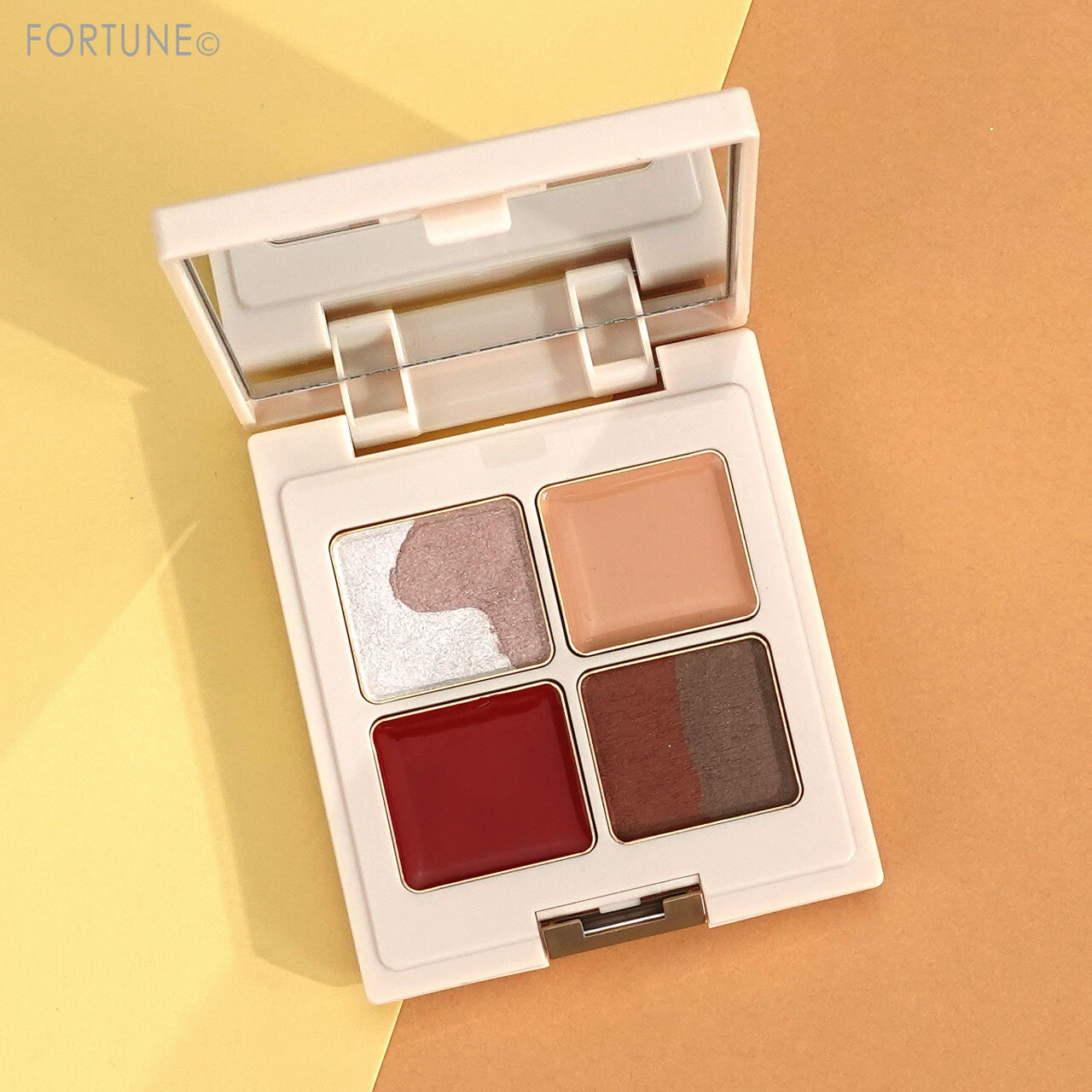 to/one（トーン）／2021年クリスマスコフレ／トーン ホリデー メイクアップ コレクション 2021