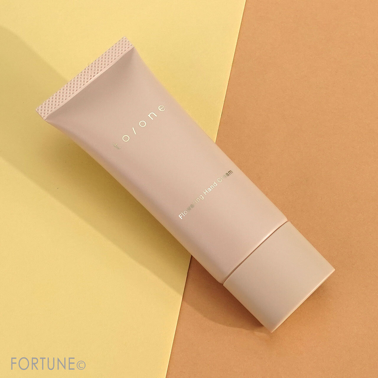 to/one（トーン）／2021年クリスマスコフレ／ホリデー コレクション 2021 フラワリング ハンド ケア