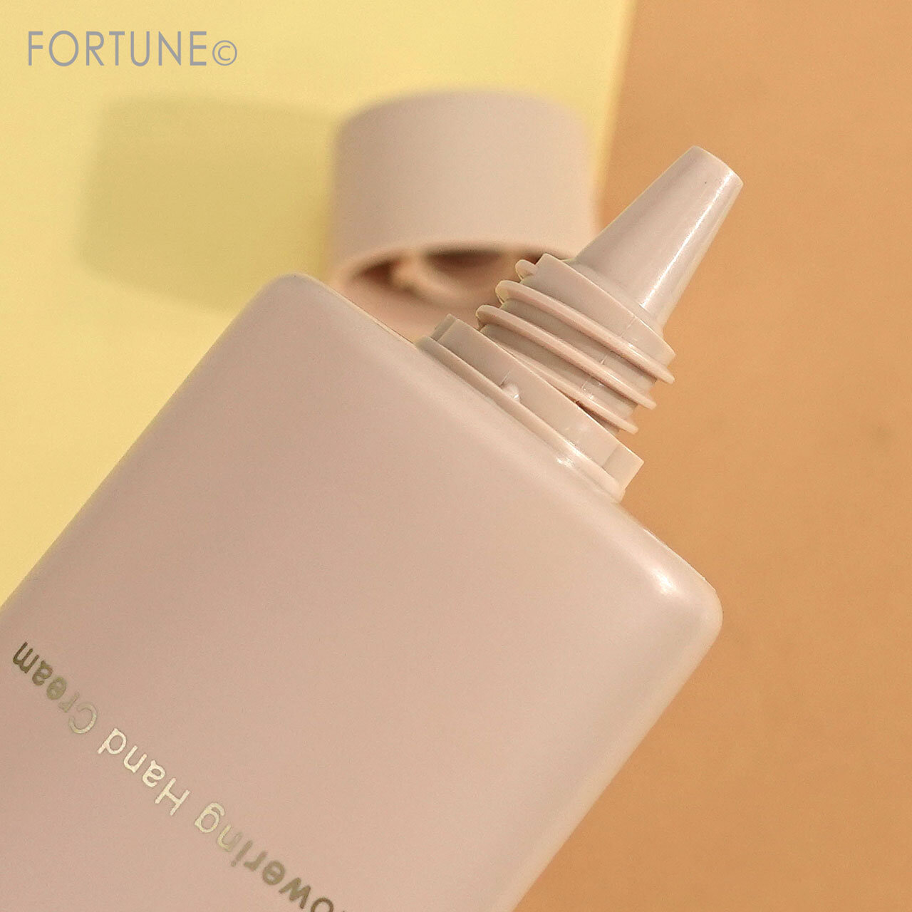 to/one（トーン）／2021年クリスマスコフレ／ホリデー コレクション 2021 フラワリング ハンド ケア