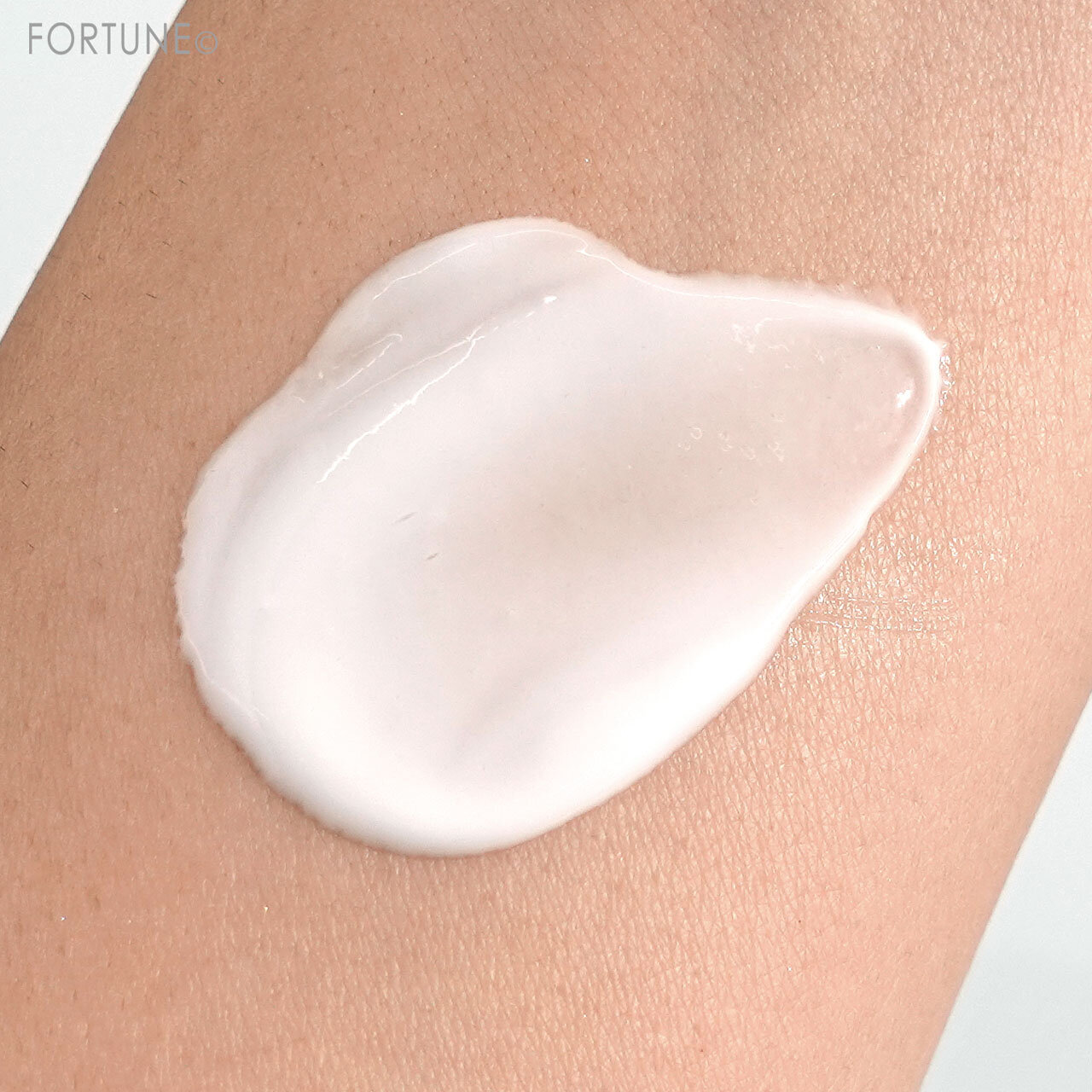 to/one（トーン）／2021年クリスマスコフレ／ホリデー コレクション 2021 フラワリング ハンド ケア