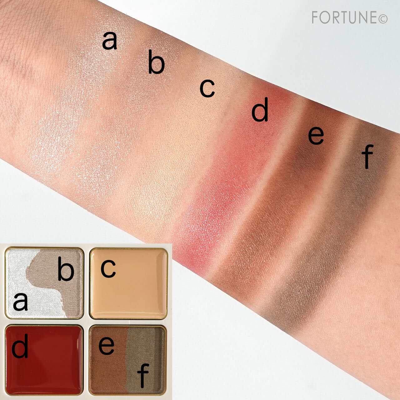 to/one（トーン）／2021年クリスマスコフレ／トーン ホリデー メイクアップ コレクション 2021