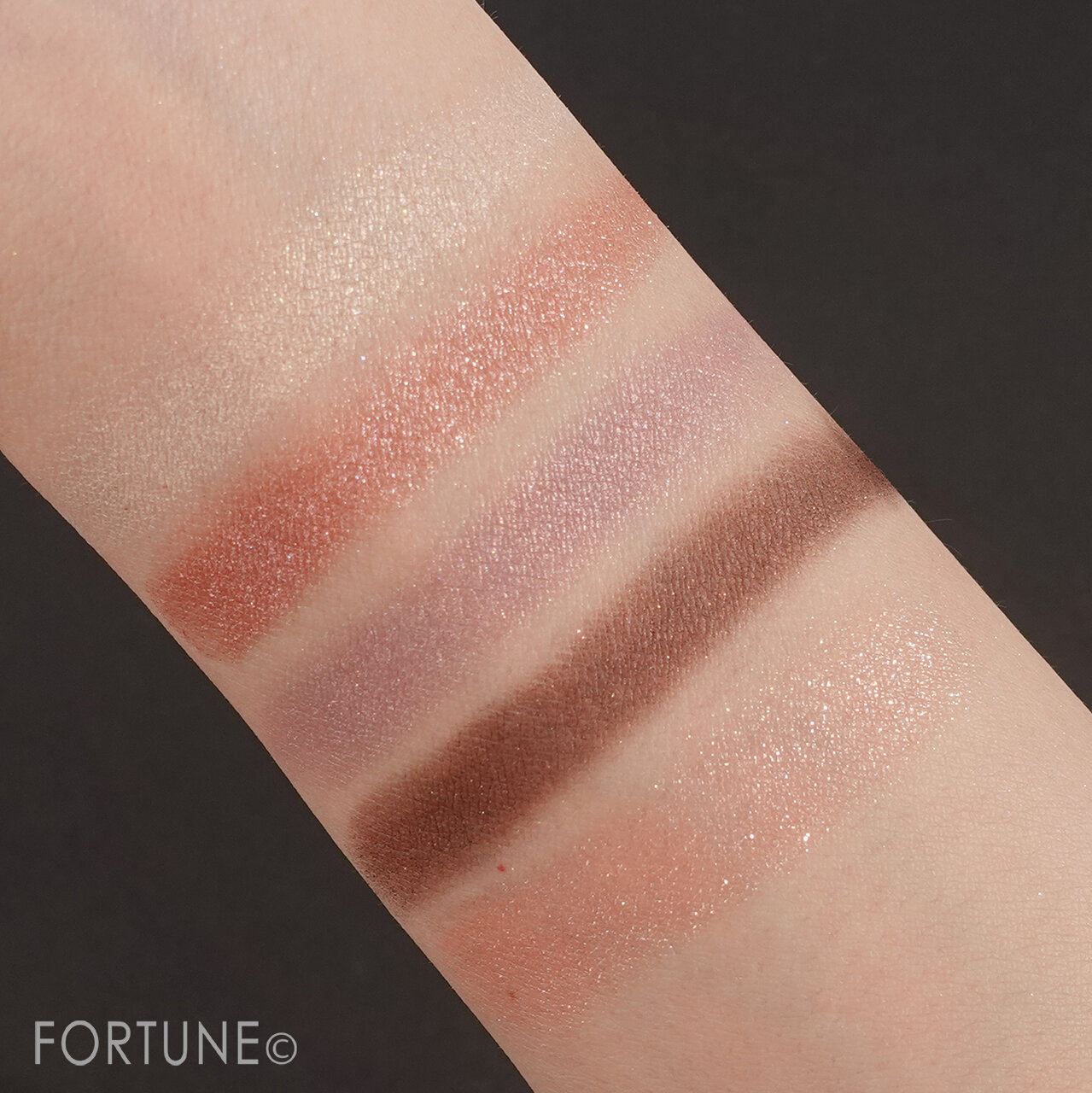 RIMMEL『リンメル　ショコラスウィート　アイズ』110