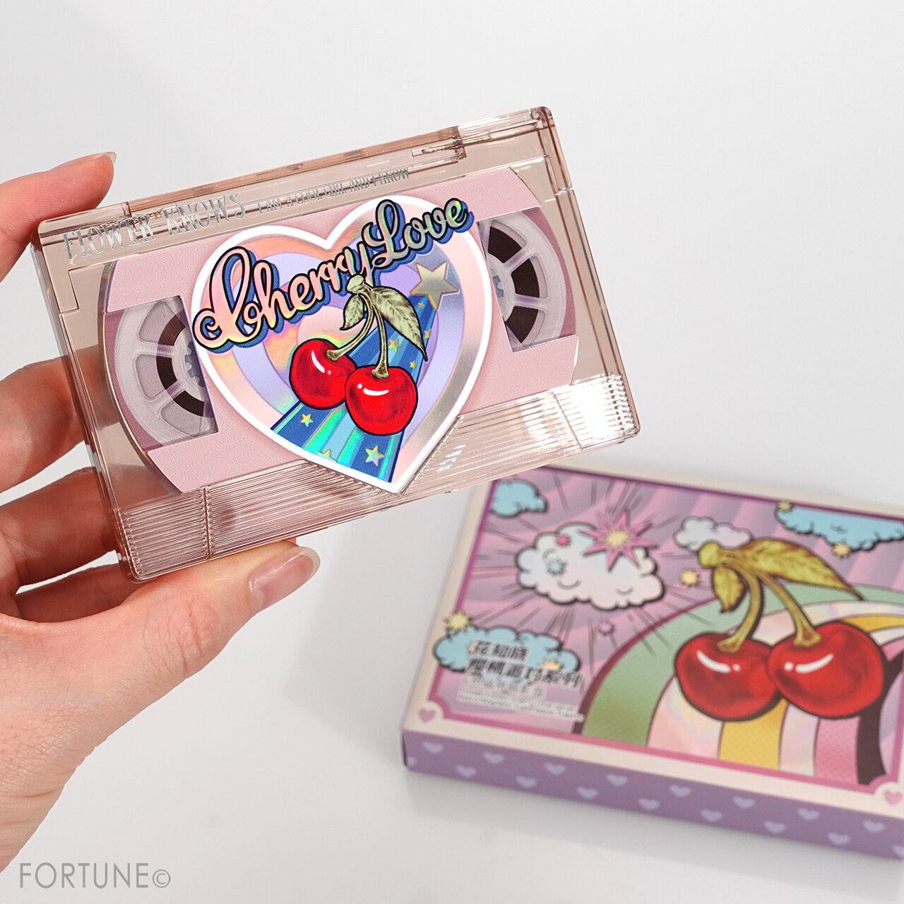 『フラワーノーズ Cherry Love レトロマグネティック アイシャドウ パレット』04 Cheese Box チーズボックス