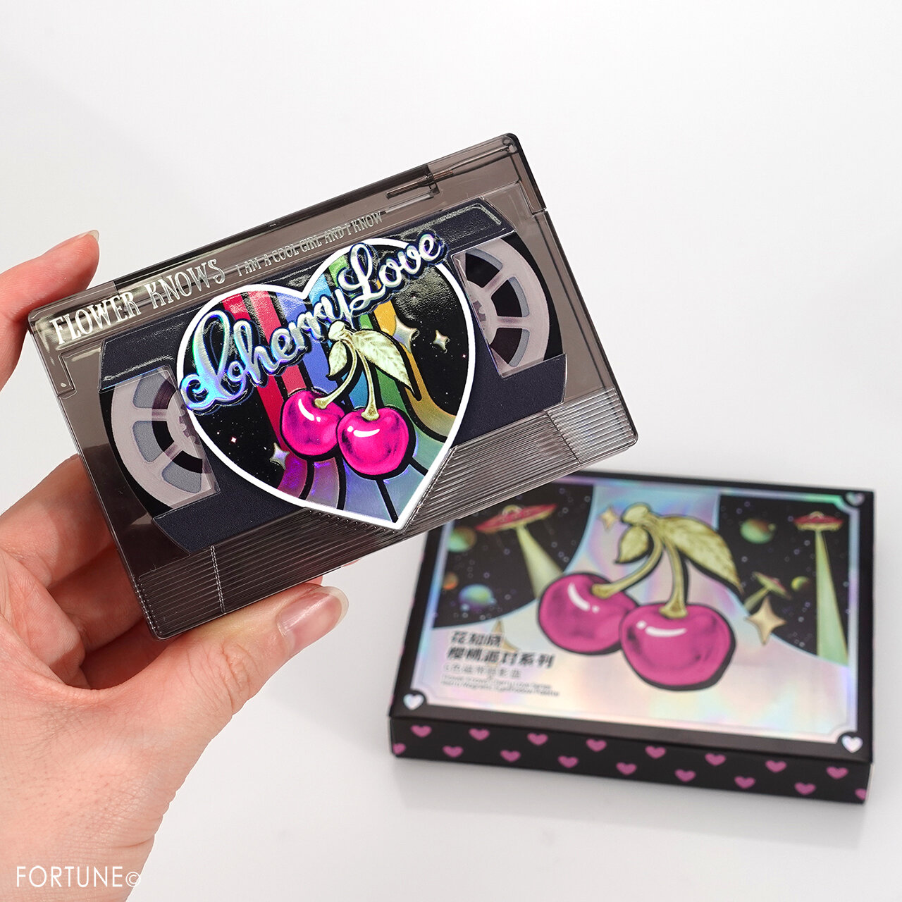 『フラワーノーズ Cherry Love レトロマグネティック アイシャドウ パレット』05 Vinyl Record バイナルレコード