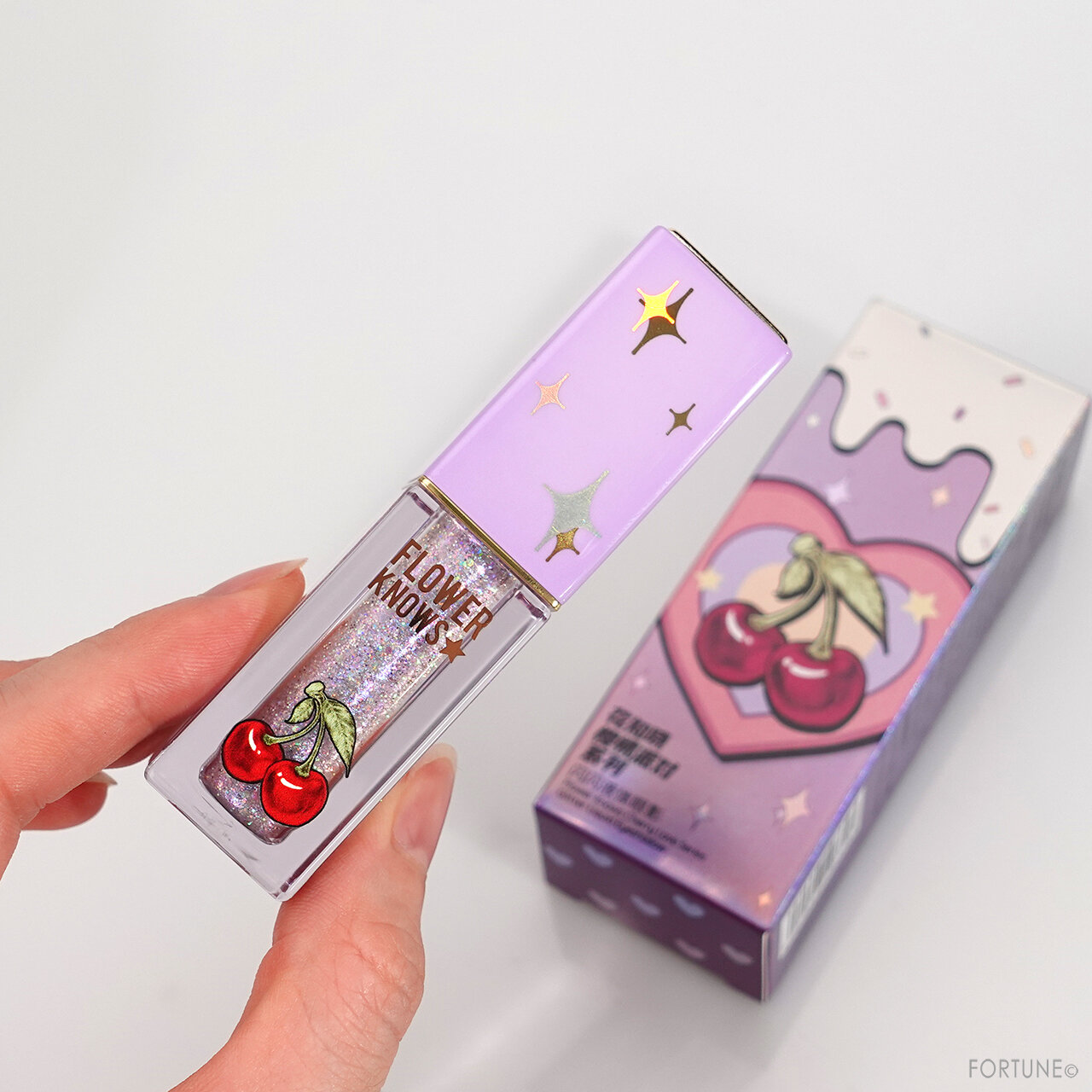 『フラワーノーズ Cherry Love グリッター リキッドアイシャドウ』P03 Galaxy Encounter ギャラクシーエンカウンター