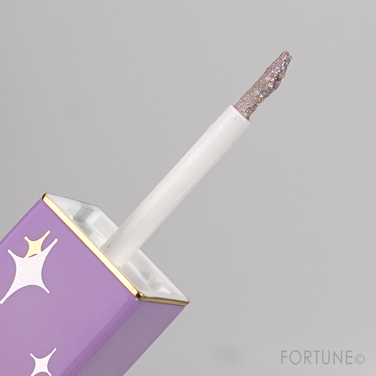 『フラワーノーズ Cherry Love グリッター リキッドアイシャドウ』P03 Galaxy Encounter ギャラクシーエンカウンター