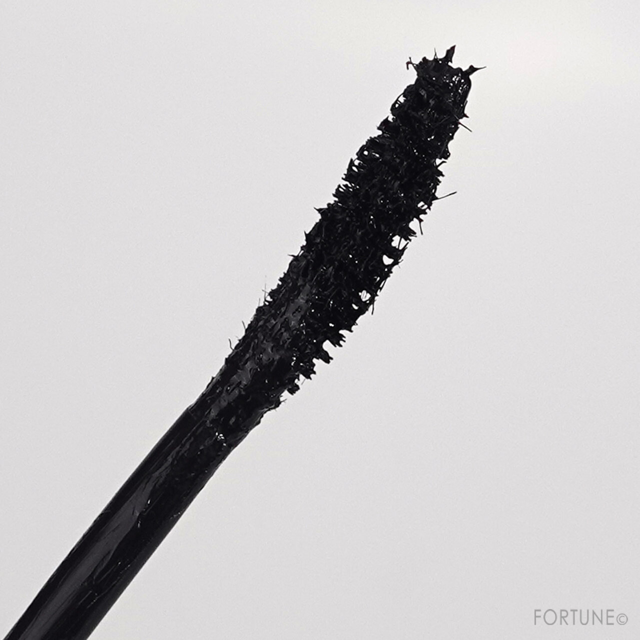 『フラワーノーズ Cherry Love レングス二ング マスカラ 』M01 Cool Black Sugar クールブラックシュガー（黒）